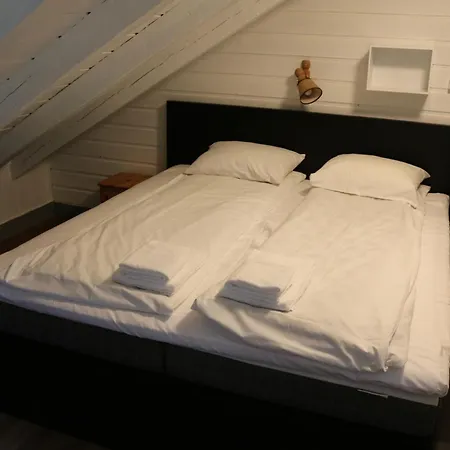 Semesterbostad Trollbu Aabrekk Gard Briksdalsbre