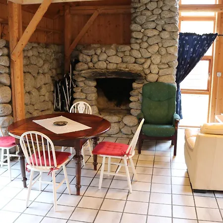 Trollbu Aabrekk Gard * Briksdalsbre