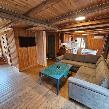 Trollbu Aabrekk Gard * Briksdalsbre