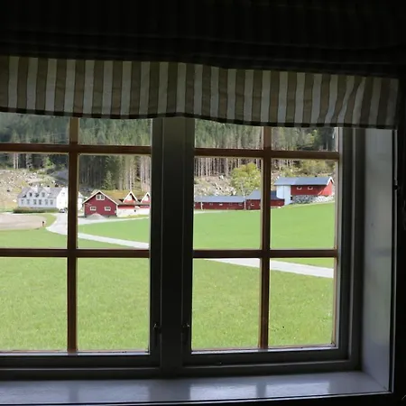 Semesterbostad Trollbu Aabrekk Gard