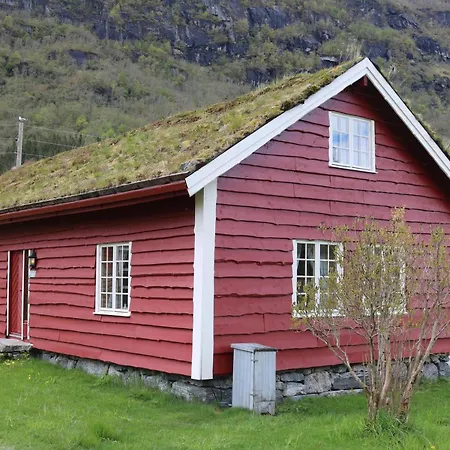 Holiday home Trollbu Aabrekk Gard