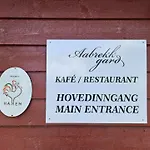 Trollbu Aabrekk Gard